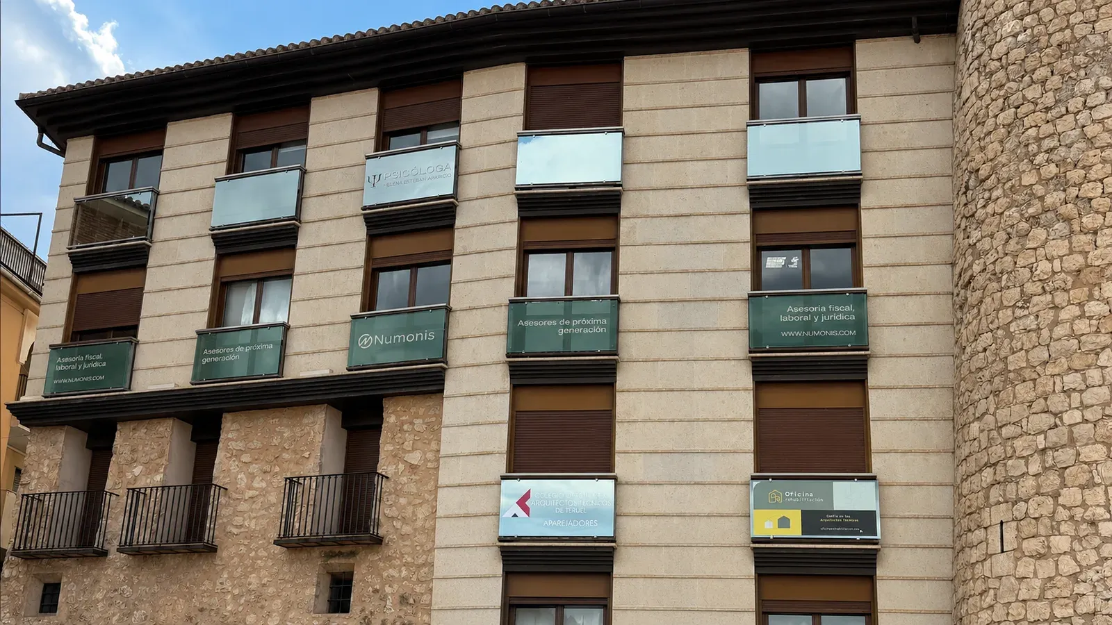Numonis office storefront in Teruel